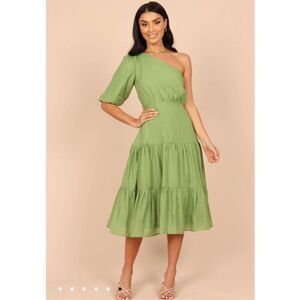 Petal & Pup MILLA ONE SHOULDER TIERED MIDI DRESS GREEN Small